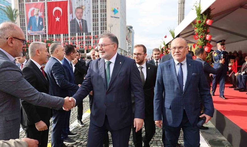 Cumhuriyetin 103. yılı kutlanıyor: İzmir'de büyük coşku yaşandı