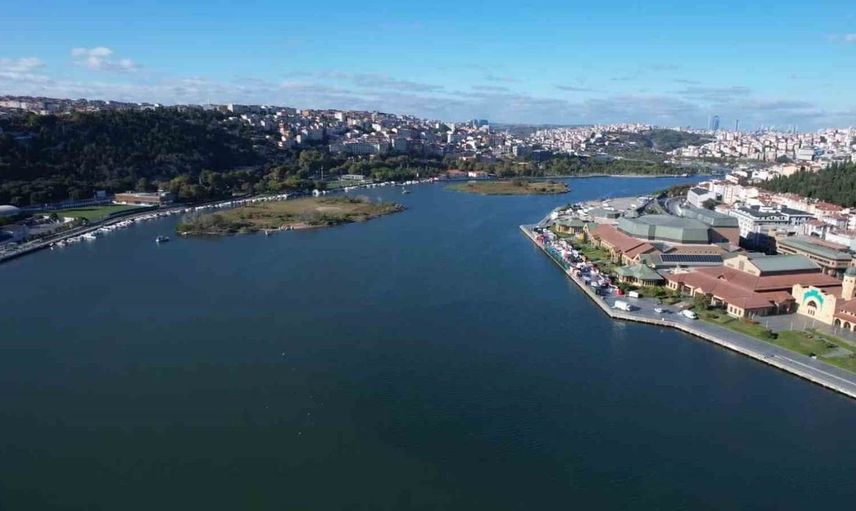 Eyüpsultan sahilinde kötü koku uyarıları: Haliç’in su rengi değişti