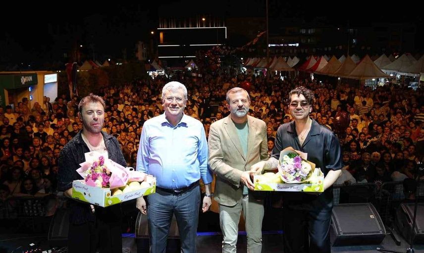 Gürsu'da 28. armut festivali, müzik dolu anlarla sona erdi