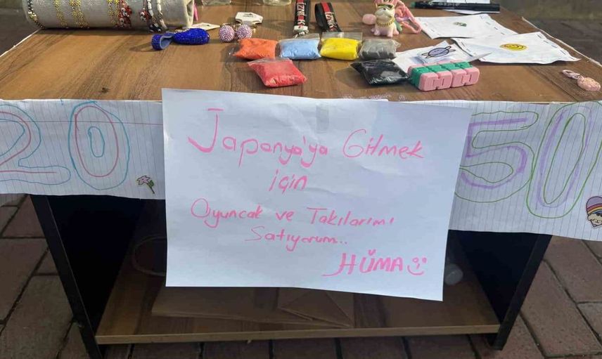 Bursa'da Hüma Eryılmaz, Japonya hayali için el yapımı oyuncak ve takı satıyor