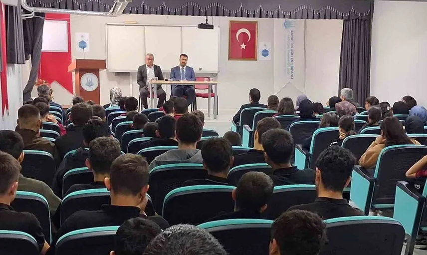 Bozdoğan'da öğrencilere camilerin sosyal hayattaki rolü anlatıldı