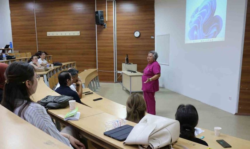 Aydın Adnan Menderes Üniversitesi'nde öğrencilerin akademik uyum süreçleri destekleniyor