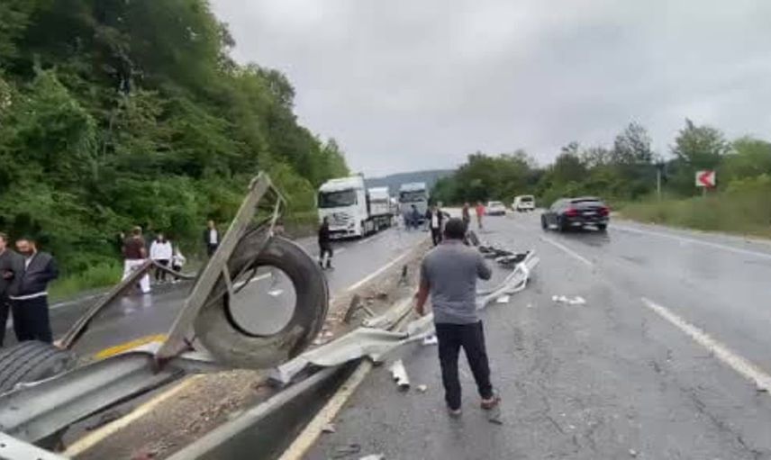 Düzce'de tır kazası trafiği durma noktasına getirdi