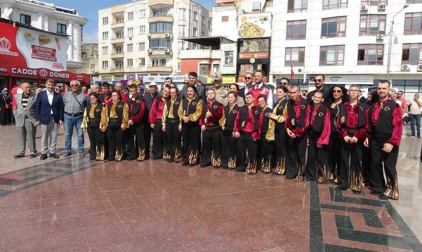 Kilis'te Dünya Yaşlılar Günü'nde özel bireylerden anlamlı selam