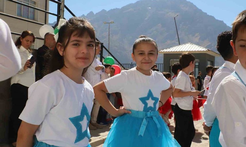 Hakkari'de ilköğretim haftası etkinlikleri büyük bir coşkuyla yapıldı