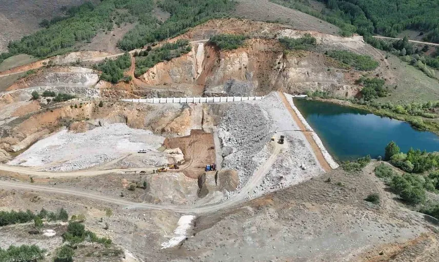 Bayburt'taki Petekli Göleti'nin inşaatı hızla ilerliyor