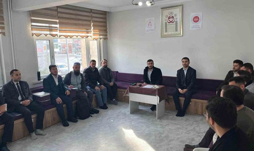 Altıntaş'ta din görevlilerine vaaz becerileri için özel kurs başladı