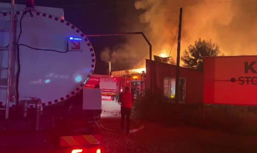 Düzce'de kapı fabrikasında büyük yangın: itfaiye müdahale ediyor