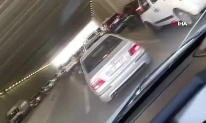 Etimesgut’ta zincirleme trafik kazası: 5 araç birbirine girdi