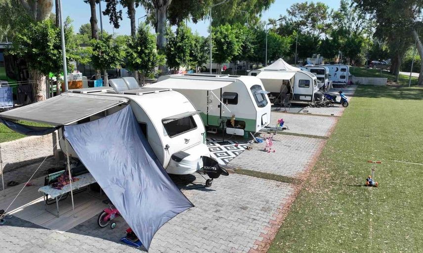 Sonbaharda karavan tutkunlarının yeni adresi: Konyaaltı karavan parkı