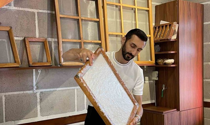 Ankara'daki atölye tarımsal atıkları sanata dönüştürüyor