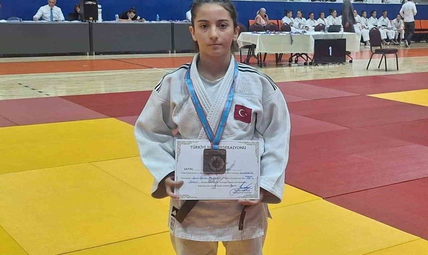 Denizlili judocu arife aydınoğlu'dan balkan ikinciliği başarısı