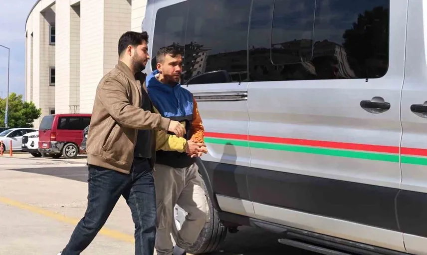 Bursa'da polisten kaçan şüpheli yakalandı: Üzerinde bonzai bulundu