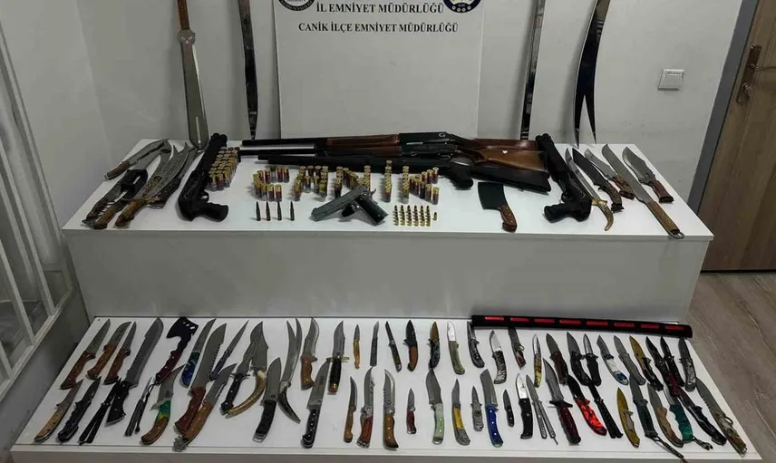 Canik’te yapılan operasyonda ruhsatsız silah ve mühimmat ele geçirildi