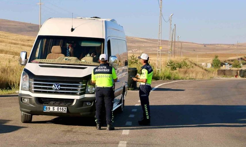 Bayburt'ta öğrencilerin güvenliği için okul çevreleri denetlendi