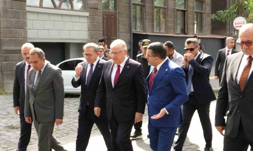 Kars'ta birlik vurgusu: Terörsüz Türkiye hedefi ve Türk-Kürt kardeşliği