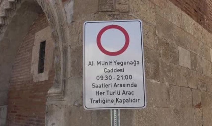 Adana'nın tarihi caddesi araç trafiğine kapatıldı: esnaf ve turistler memnun