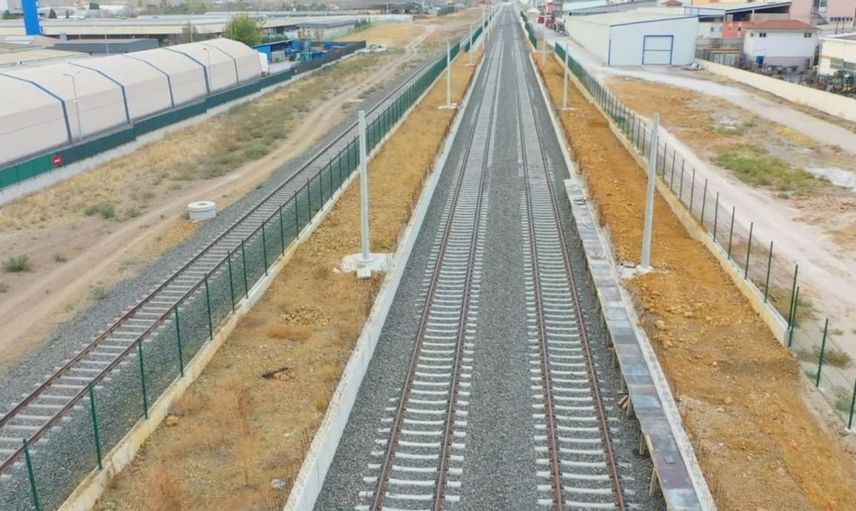 Ulaştırma Bakanı Uraloğlu: Ankara’nın batısını kuşatan banliyö hattı yaklaşık 52 kilometreye ulaşacak