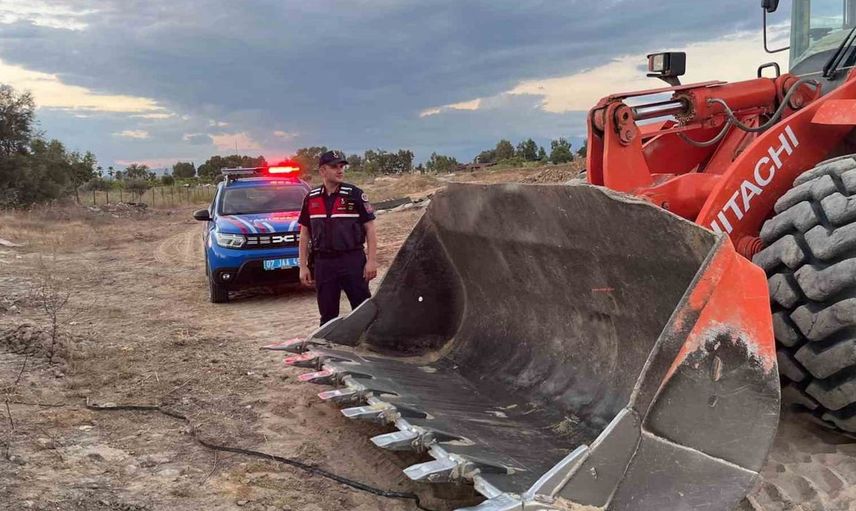 Antalya'da izinsiz kum alınan arazide 3 gözaltı: Olay nasıl gerçekleşti?