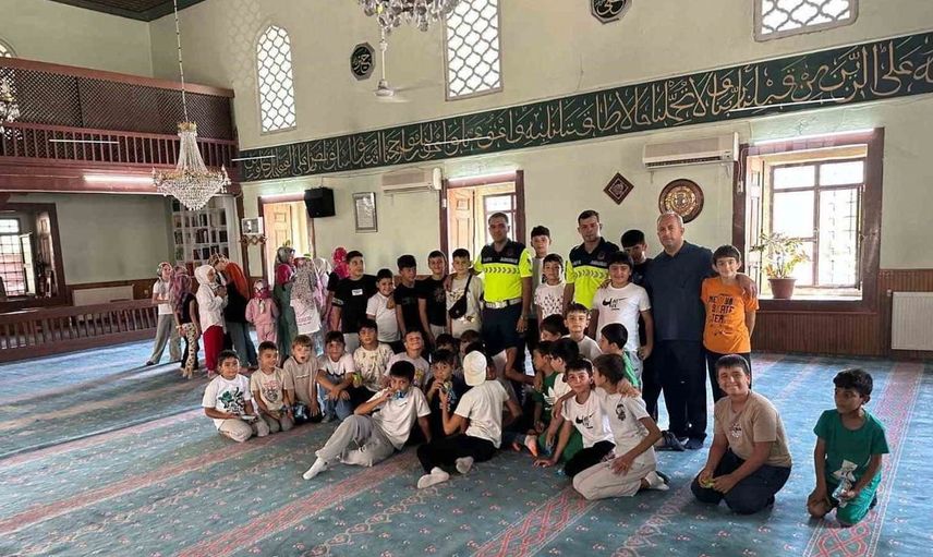 Jandarmadan 61 öğrenciye trafik eğitimi verildi