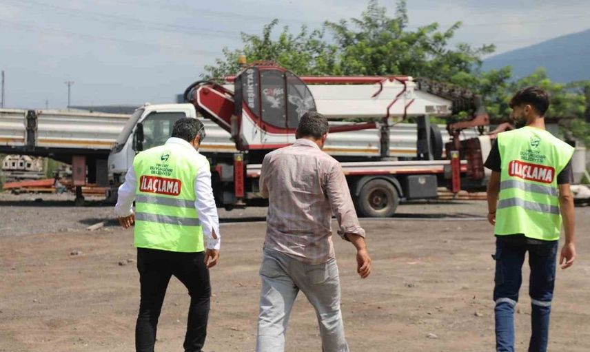 Hatay Büyükşehir Belediyesi, haşerelere karşı bilinçlendirme çalışmaları yürütüyor