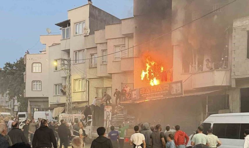 Gaziantep’teki yangında son anda dışarı çıkmayı başardılar: 1 yaralı