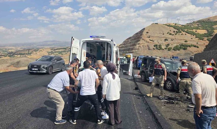 Bingöl'de meydana gelen kazada 6 kişi yaralandı