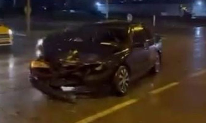 Diyarbakır'da iki araç çarpıştı, 2 kişi hastaneye kaldırıldı