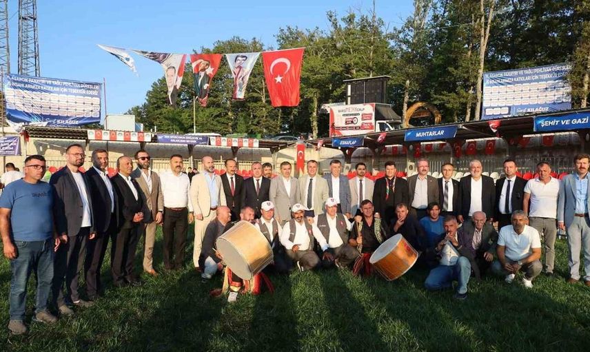 76 yıllık geleneğin zirveye ulaştığı güreş festivali: Orhan Okulu başpehlivan unvanını aldı
