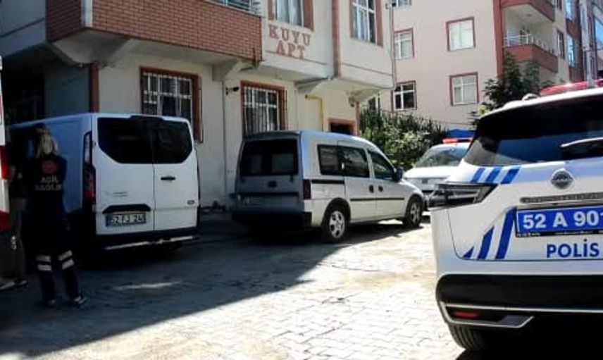 Ünye'de belediye personeli evinde bulundu: Yakınları merak edip kontrol etti