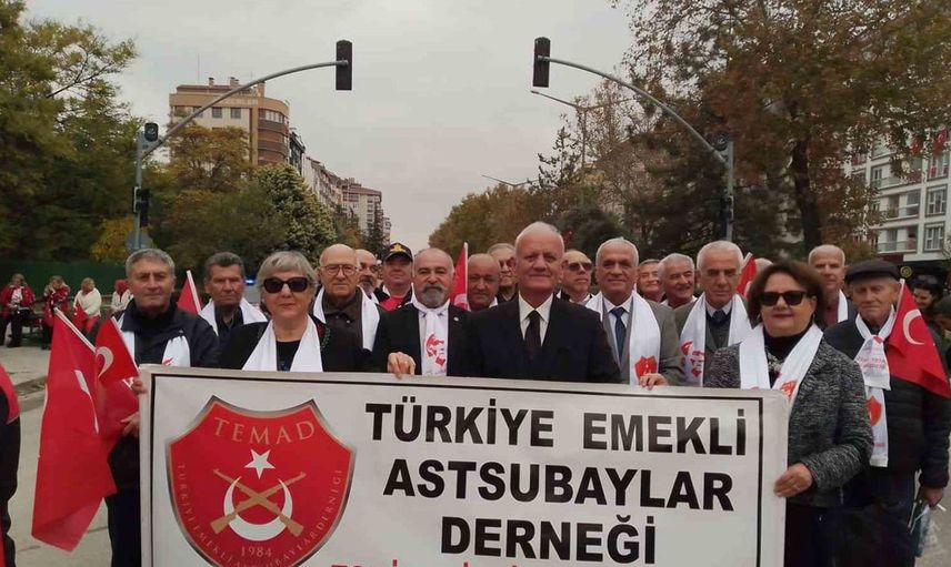 Eskişehir'de TEMAD üyeleri 29 Ekim'de bayram coşkusunu paylaştı