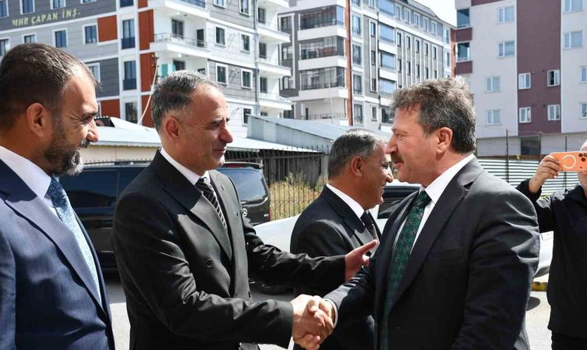 Mehmet Yiğiner, esnaf ve sanatkârlarla bir araya geldi
