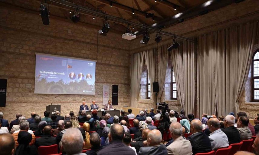 Terörsüz bir Türkiye için diyalog ve çatışmasızlık şart: Söyleşide önemli mesajlar verildi