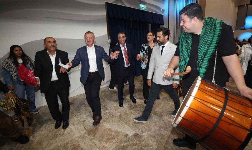 Kocaeli'de geleneksel halay şöleninde birlik mesajı