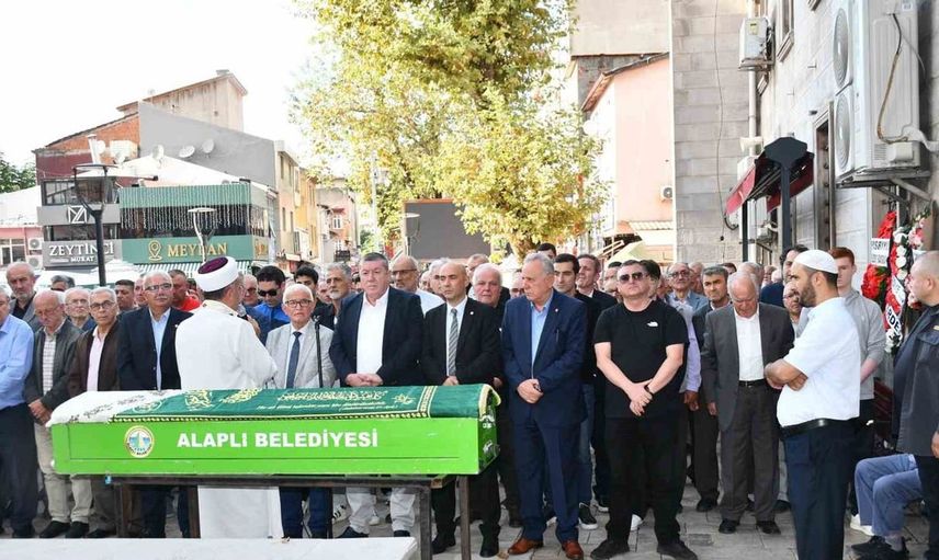 Alaplı'nın eski belediye başkanının eşi melek atalay son yolculuğuna uğurlandı