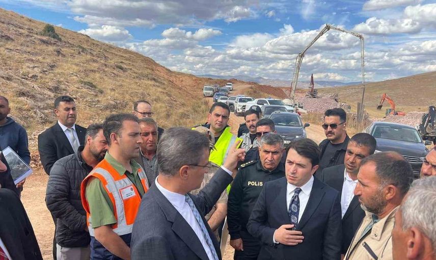 Vali Aydın Baruş Tekman'da yatırımları gözden geçirdi ve vatandaşlarla buluştu