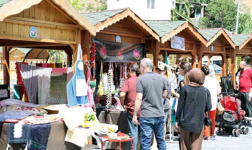 Talas'ta kadın girişimcilerin buluşma noktası: Maharetli Eller Kadın Üretici Pazarı