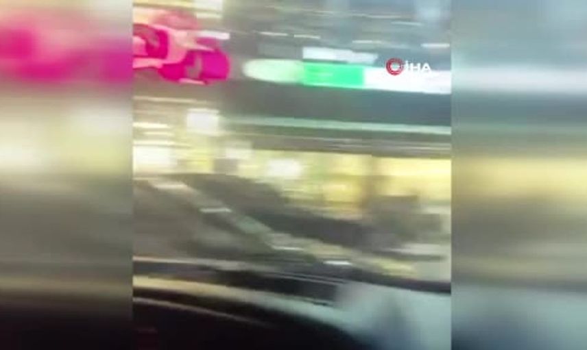 Sarıyer'de korku dolu anlar: Sürücünün araca saldırdığı anlar kaydedildi