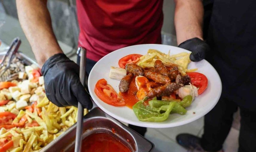 Menderes Park’ta kaliteli yemek hizmetiyle herkes buluşuyor