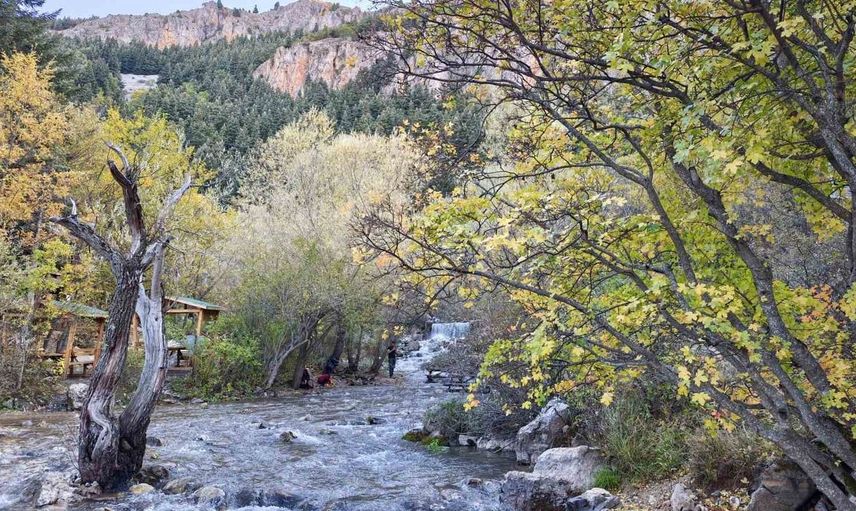 Sonbahar huzuru Aygırdibi Şelalesi'nde: Doğaseverler için ideal bir kaçış