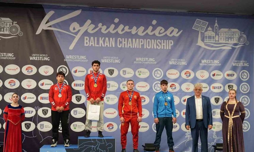 Şahinbey Belediyespor'un genç güreşçileri Balkanlarda büyük başarı elde etti
