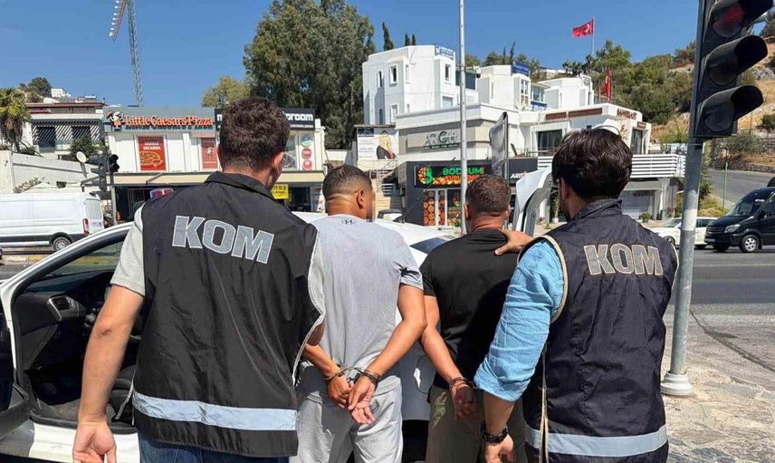 Bodrum'da uluslararası dolandırıcılık şüphelisi sahte kimlikle yakalandı