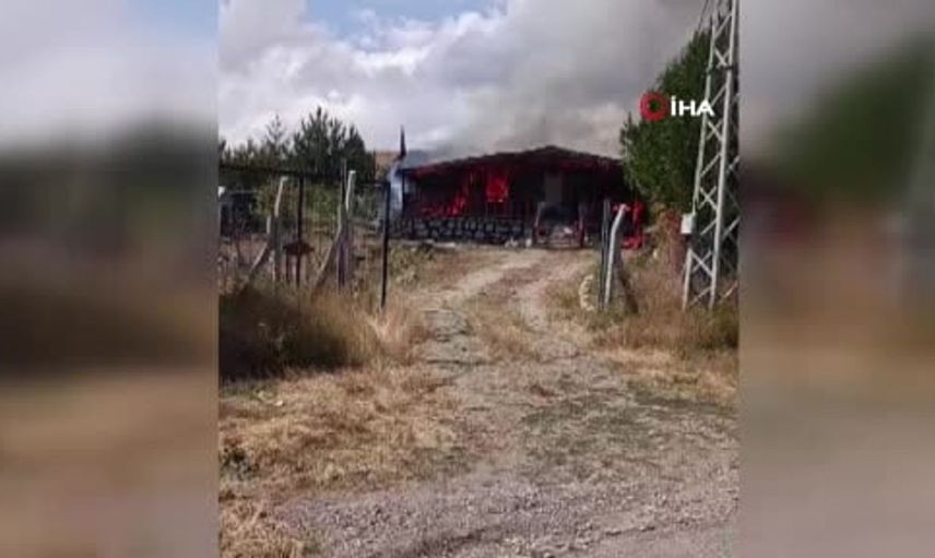 Sivas'ta müstakil ev yangınında zarar gören aile için inceleme başlatıldı