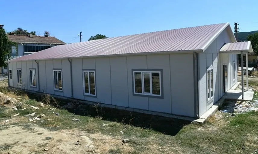 Sağlamtaş Ortaokulu depreme karşı güçlendirildi: Yeni bina tamamlanıyor