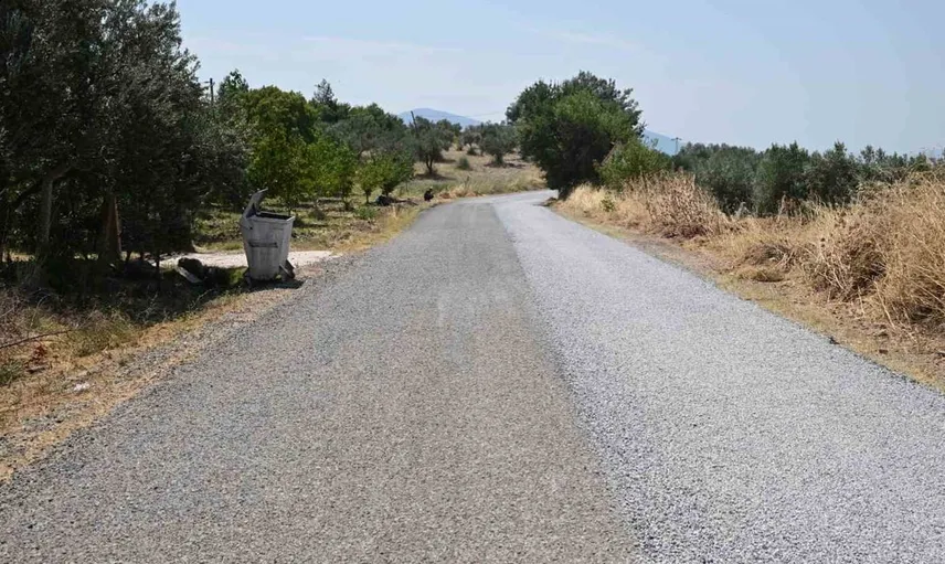 Soma'da mahalle yollarında konfor için asfalt yenilemesi devam ediyor
