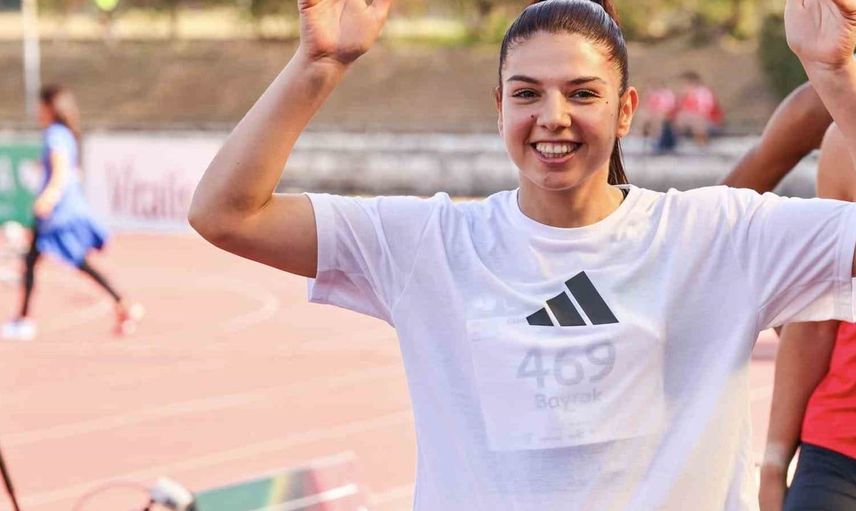 Esra Bayrak, uzun atlamada şampiyonu olarak dünyada 2. sıraya yükseldi