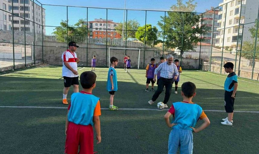 Besni'de yaz Kur'an kursları arası futbol turnuvası başladı