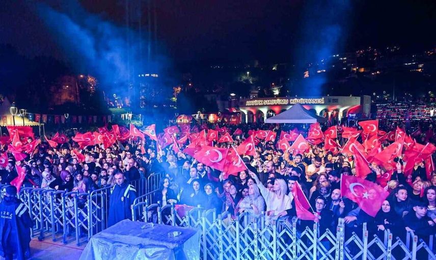 Bursa’da cumhuriyet coşkusu Berkay ile renklendi