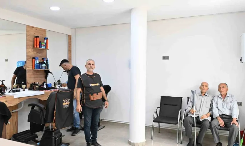 Manisa'daki emekli kafe, kişisel bakıma yeni bir soluk getiriyor