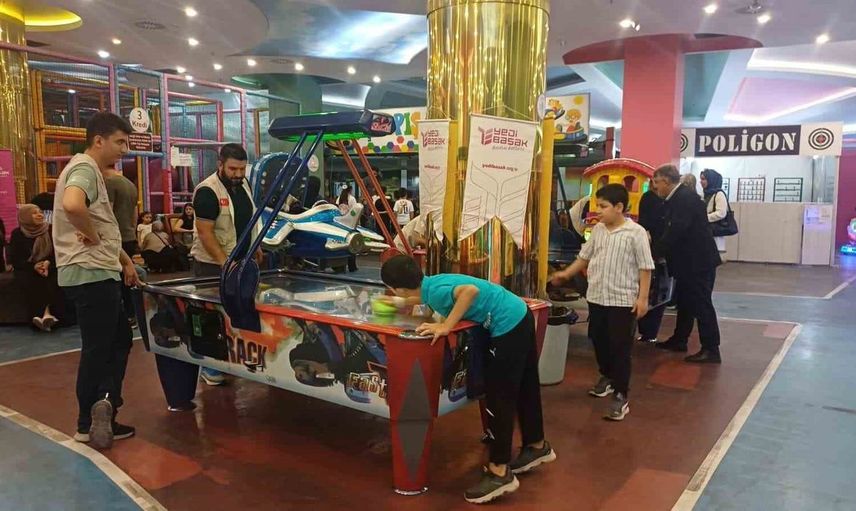 Batman'da yetim çocuklar için özel etkinlik gerçekleştirildi